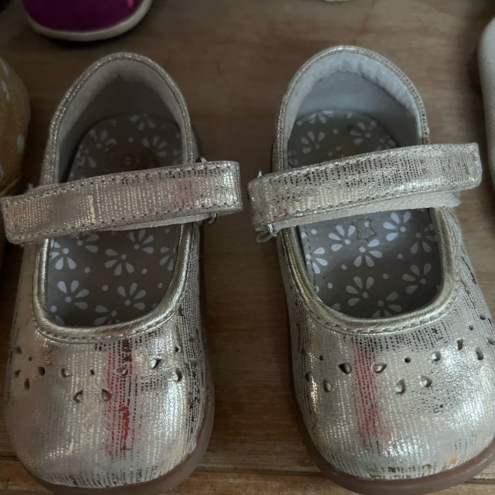 See Kai run gold Mary Jane shoe size 5